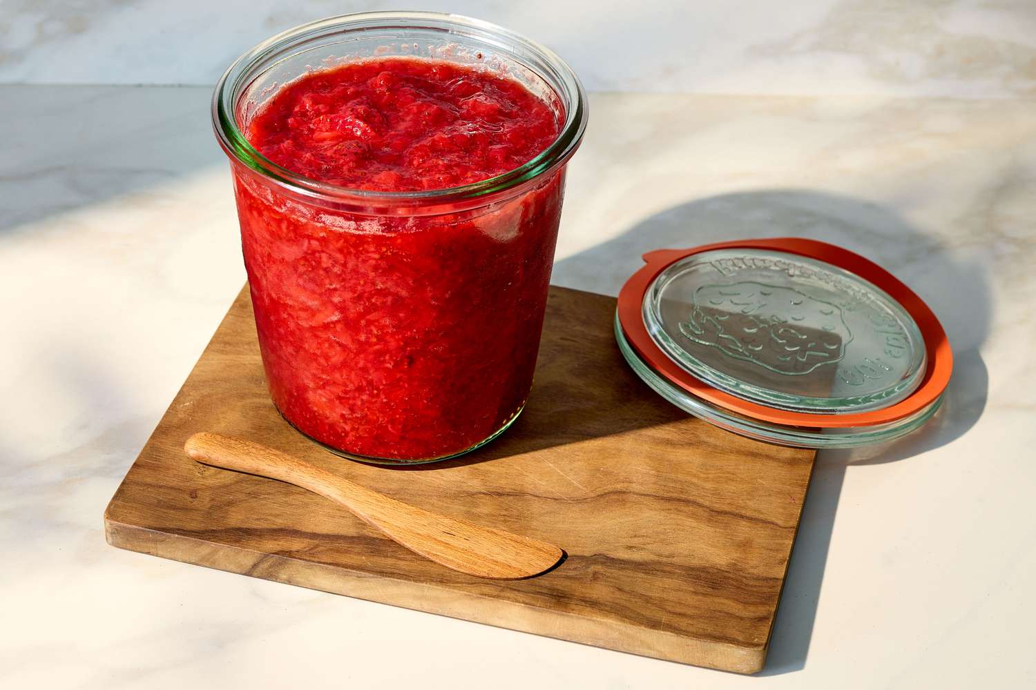 Quick Homemade Strawberry Jam: Fresh Taste, No Canning